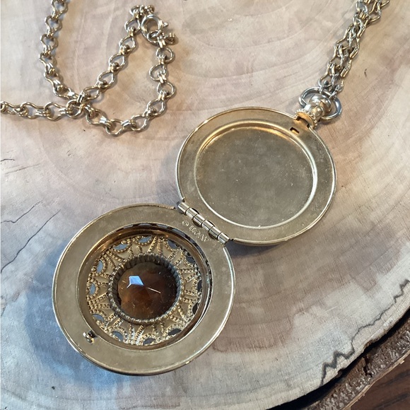 Vintage Avon Necklace - Picture 7 of 8